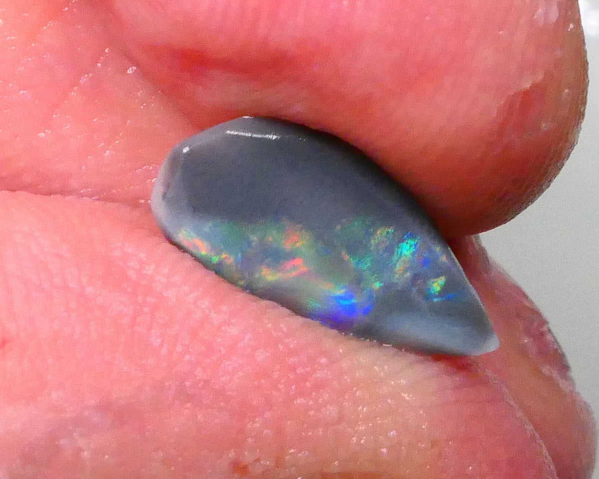 DEAL REDS/ORANGES/PINKS/VIOLET!!!!! Lightning Ridge Red on Black baby !!! Rub 1.60cts 14x7x3mm Lot B4-A604
