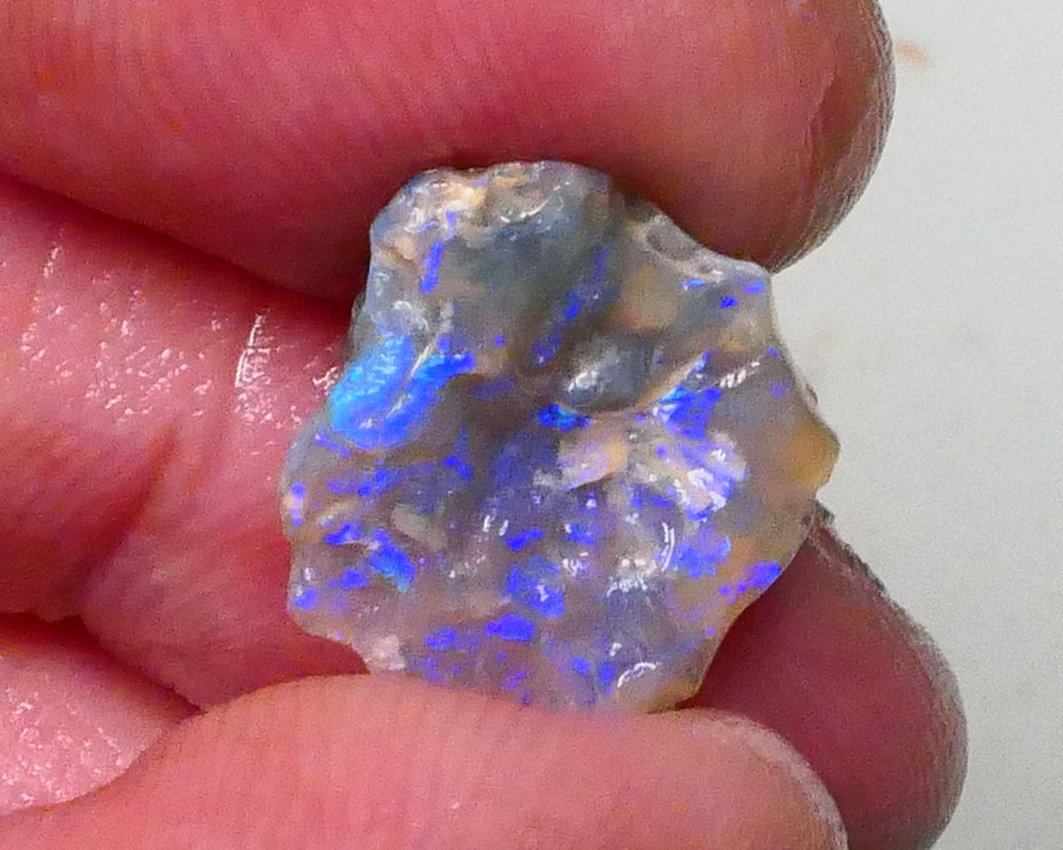 Untouched Dark Crystal knobby opal rough of Lightning Ridge 4.70cts Loaded with blues 16x14x5mm  Lot B4-A619
