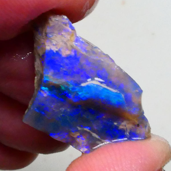 Gorgeous Bright Royal Blues on this Black seam opal rough to cut 8.60cts Lightning Ridge Material 27x18x6mm  Lot B4-A623