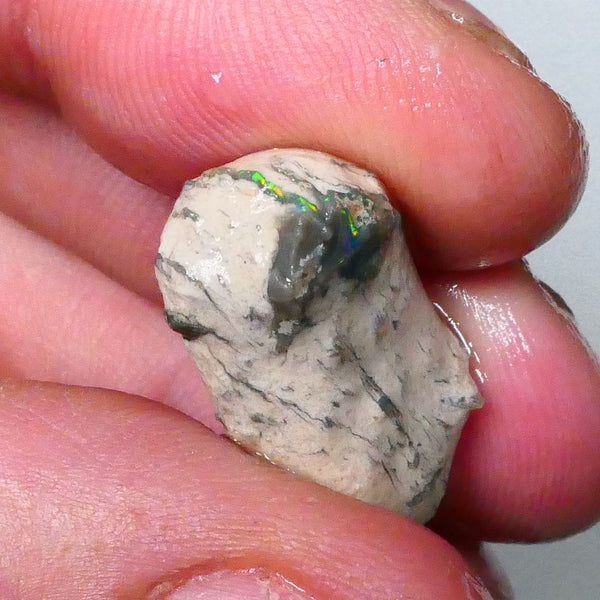 Lighting Ridge opal formation rough 9.50cts Bright Green fires collect or gamble carve/cut 22x16x8mm Lot B4-A662