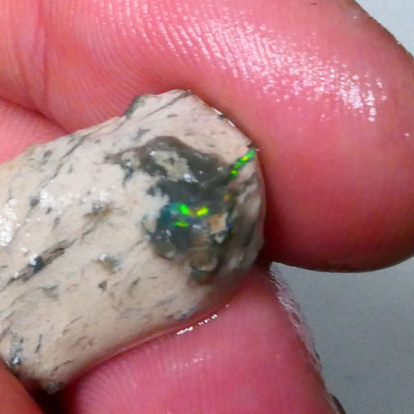 Lighting Ridge opal formation rough 9.50cts Bright Green fires collect or gamble carve/cut 22x16x8mm Lot B4-A662