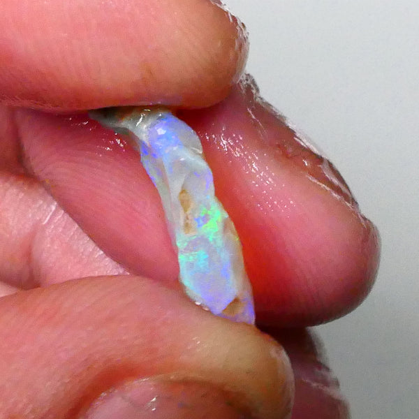 Cutters Bright Crystal seam opal rough 3.50cts Lightning Ridge Material nice Greens & blues skin to skin 17x11x3mm  Lot B4-A663