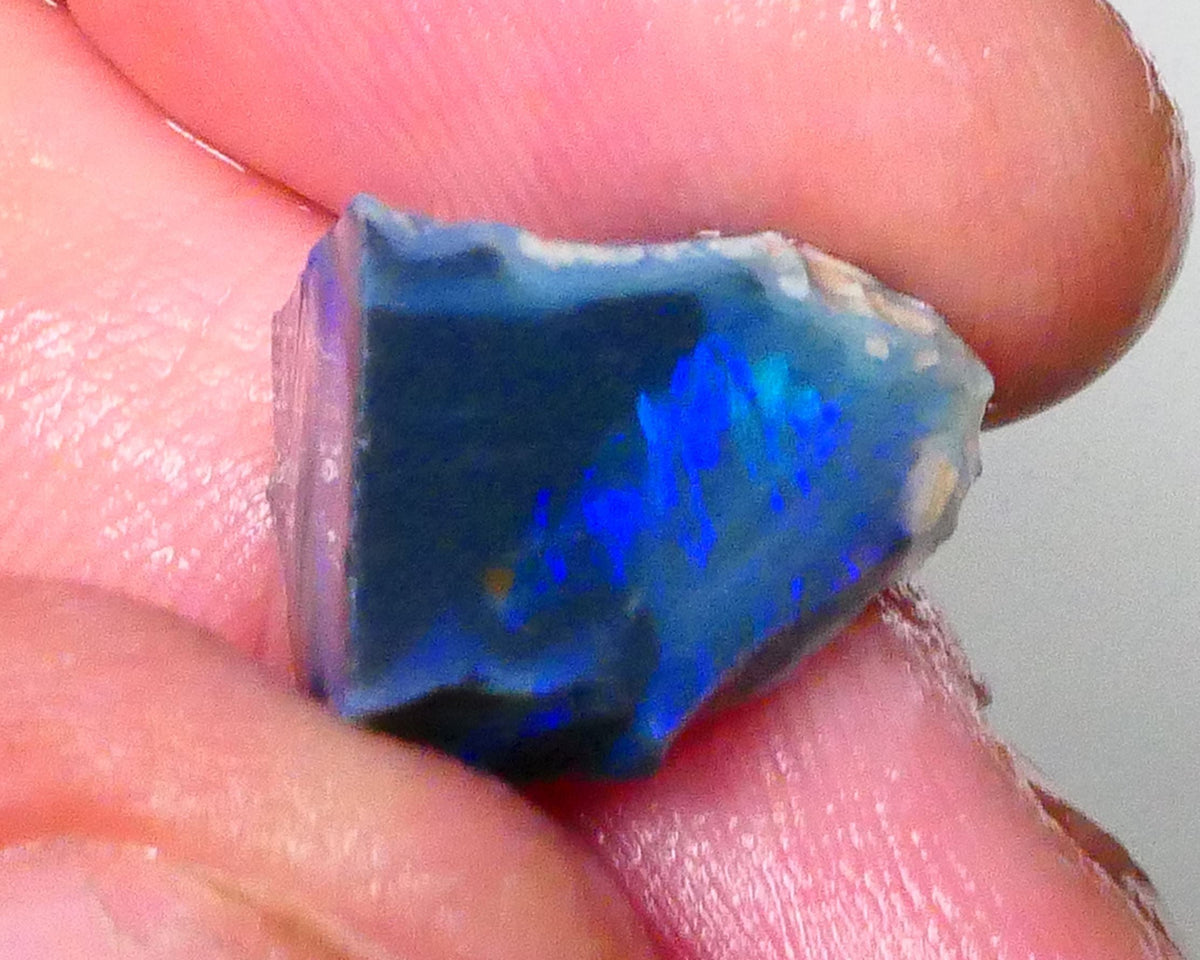 black opal Seam rough to cut 10.00cts Lightning Ridge Material Nice greens & blues to expose & cut 15x14x11mm Lot B4-A666