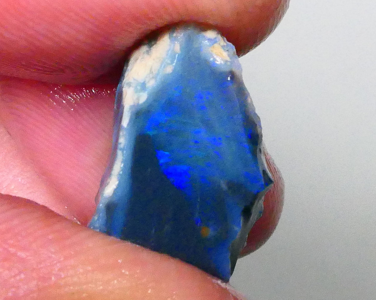 black opal Seam rough to cut 10.00cts Lightning Ridge Material Nice greens & blues to expose & cut 15x14x11mm Lot B4-A666