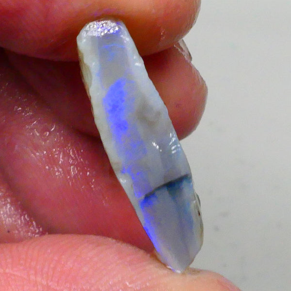 Dark Crystal Seam opal rough to cut 12.75cts Blue bar with 360 & Top & bottom skin visibility should give a full face :) 24x15x6mm  Lot B4-A706