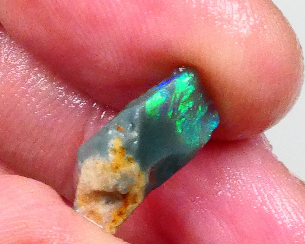 Lightning Ridge Dark base seam opal rub/rough 3.25cts Greens & blues to expose bar at one end pointer for those with the skills 17x8x6mm  Lot B4-A726