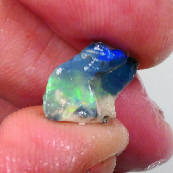 Gorgeous Green Blue dominant Multifires 3.10cts Lightning Ridge Seam opal formation Pointer to cut 16x10x5mm Lot B4-A751