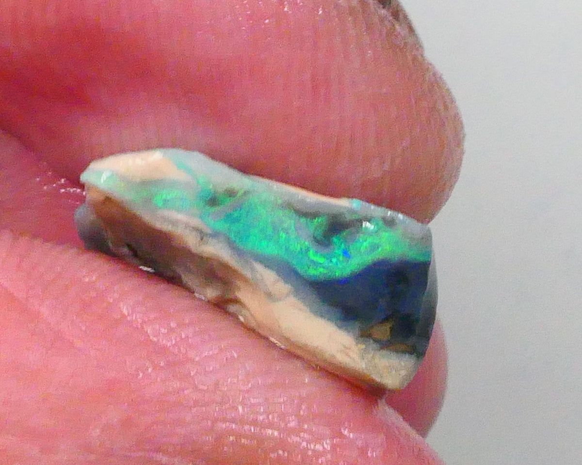 Green dominant fires on this Black/Dark Seam opal rough 10.15cts Lightning Ridge Material to cut 21x15x5mm Lot B4-A742