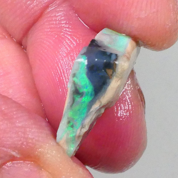 Green dominant fires on this Black/Dark Seam opal rough 10.15cts Lightning Ridge Material to cut 21x15x5mm Lot B4-A742