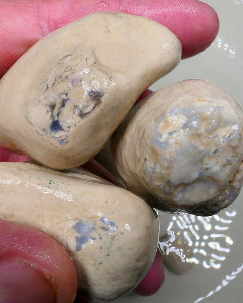 Parcel of Lightning Ridge Opal formation rough 1600cts / 320grams Some bits of colours only not for cutters 57x41x29mm to 19x15x8mm Lot B4-A785