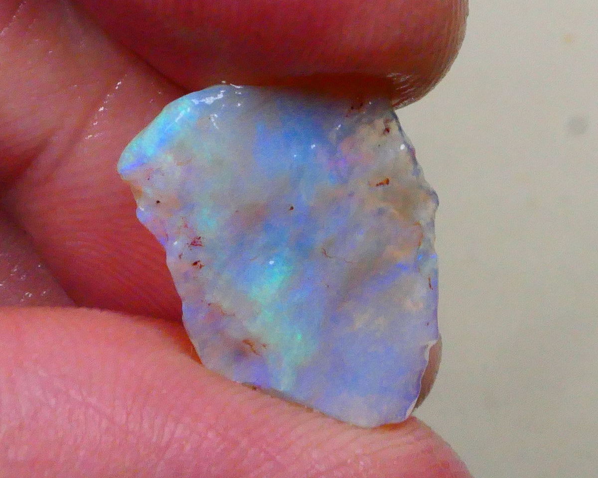Crystal Seam opal of Lighting Ridge 4.00cts Light Blue & greens colours to cut & Polish note thickness 19x13x3mm  Lot B4-A801