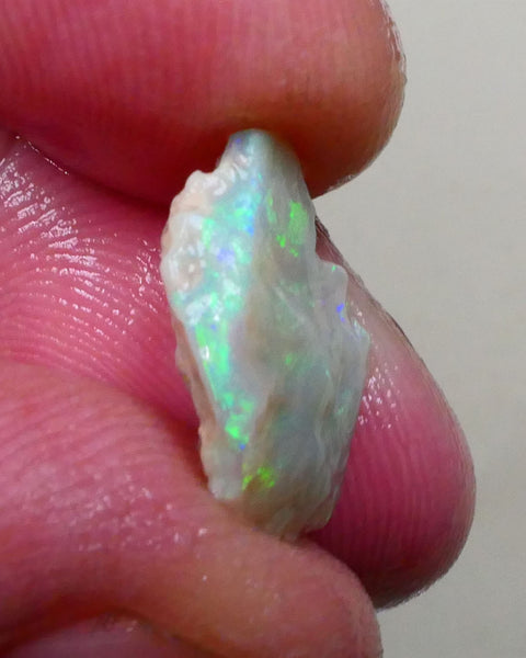 gorgeous Greens/Yellows/Blues 3.60cts Knobby opal rough of Lighting Ridge Material to cut 16x12x4mm Lot B4-A799