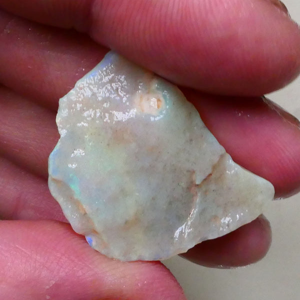 Green & yellows showing in Crystal bar 14.70cts Lighting Ridge Seam opal rough 31x22x4mm Lot B4-A798