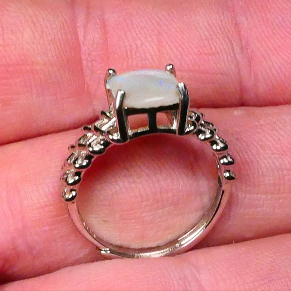 HAS SETTING FRACTURES !! Bid-4.com Bid for Australian opal £1 No Reserve Auctions Details to come Lot B4-A833