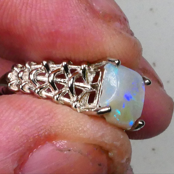HAS SETTING FRACTURES !! Bid-4.com Bid for Australian opal £1 No Reserve Auctions Details to come Lot B4-A833