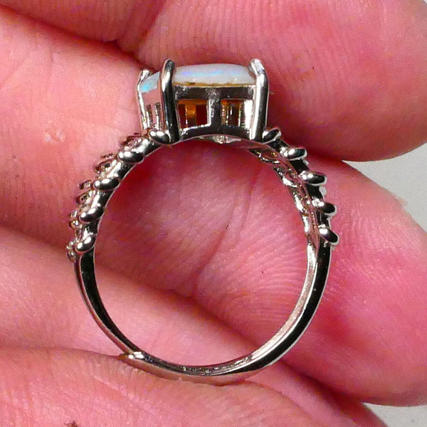 HAS SETTING FRACTURES !! Bid-4.com Bid for Australian opal £1 No Reserve Auctions Details to come Lot B4-A833