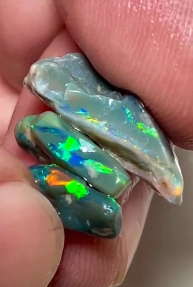 Bid-4.com Bid for Australian opal £1 No Reserve Auction Lightning Ridge 8.45cts 19x8x5 to 10x6x2 mm Lot B4-A825