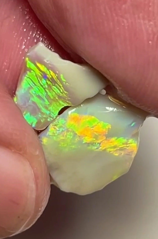 Lightning Ridge Rubs 4.95cts 14x10x3mm & 10x9x2 mm Bid-4.com Bid for Australian opal raw/rough/rubbed/polished £1 No Reserve Auctions Details to come Lot B4-A870