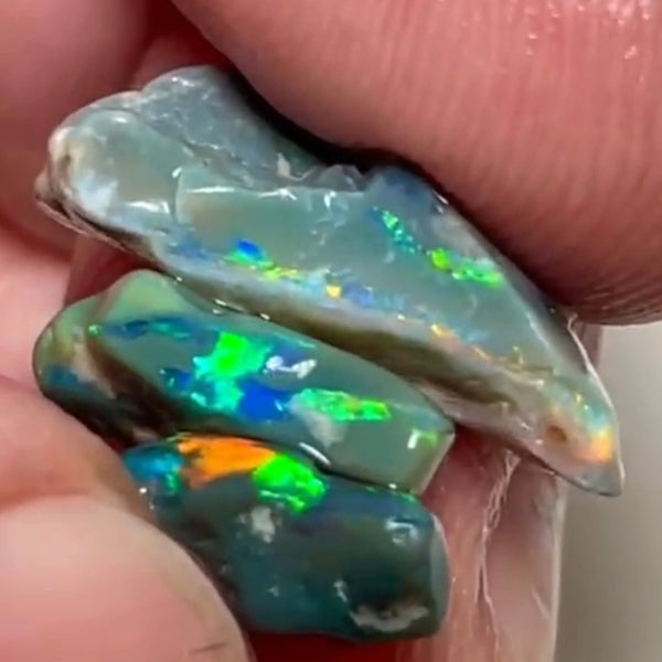 Bid-4.com Bid for Australian opal £1 No Reserve Auction Lightning Ridge 8.45cts 19x8x5 to 10x6x2 mm Lot B4-A825