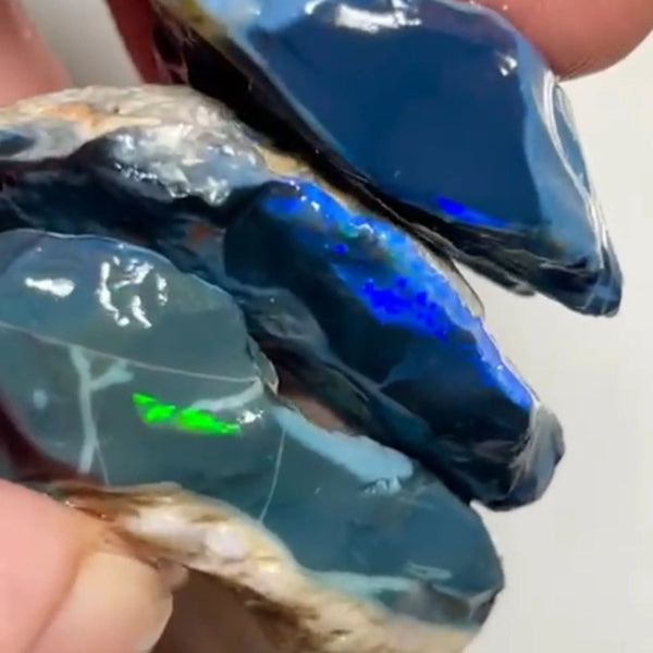 Lightning Ridge 119.50cts 34x25x6 to 29x23x7 mm Bid-4.com Bid for Australian opal raw/rough/rubbed/polished £1 No Reserve Auctions Details to come Lot B4-A867